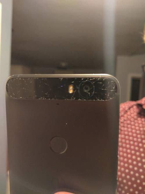 Nexus 6P bị “tố” vô cớ nứt, xước màn hình 3