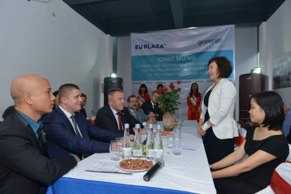 Bộ trưởng Slovenia có chuyến tham quan và làm việc tại Công ty Thanh Long 3