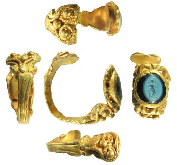 Nhẫn vàng 1.700 tuổi khắc hình thần tình yêu 2