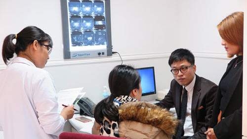 Giáo sư Kang Jun Gu - BV Daegu Fatima Hàn Quốc tư vấn điều trị ung thư vú miễn phí 2