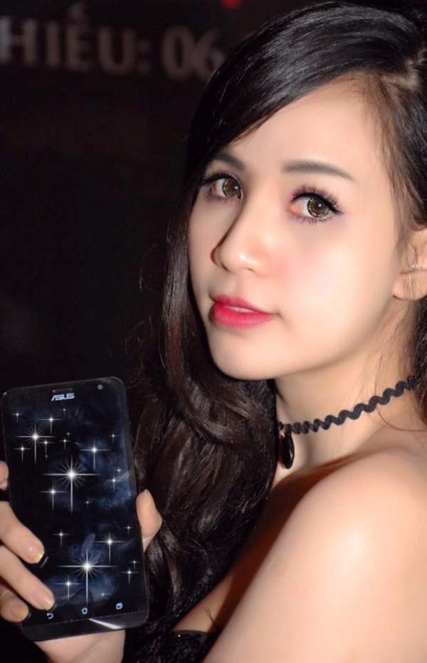 Lily Luta, Linh Lê đồng loạt khoe ZenFone Laser mới sắm 6