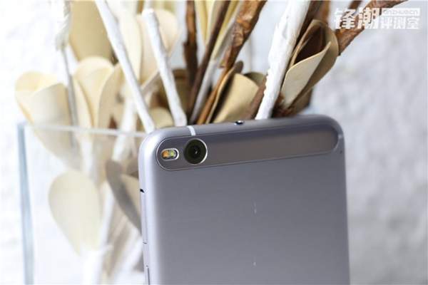 HTC One X9 chính thức lộ diện trong loạt ảnh thực tế 5