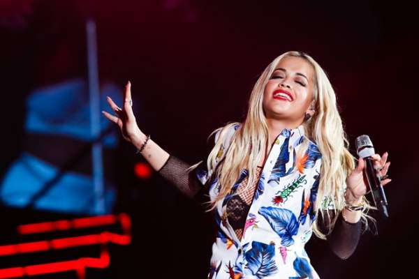 Rita Ora cháy hết mình trên sân khấu với khán giả Việt 3