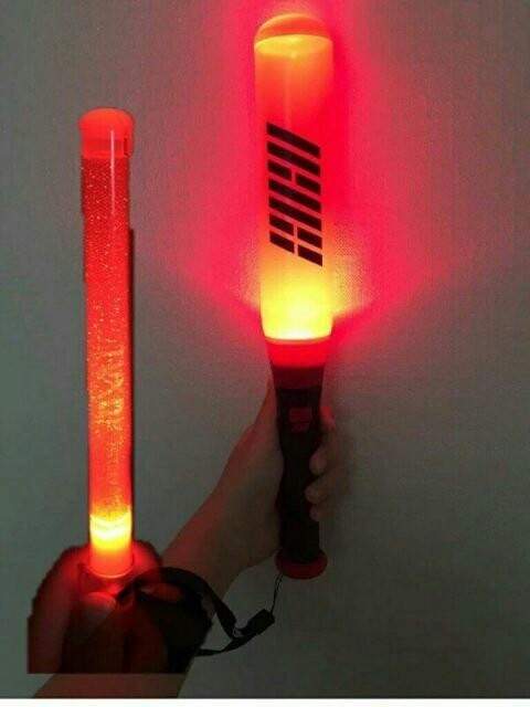 iKON bị tố sử dụng màu lightstick của TVXQ, Shinhwa 2