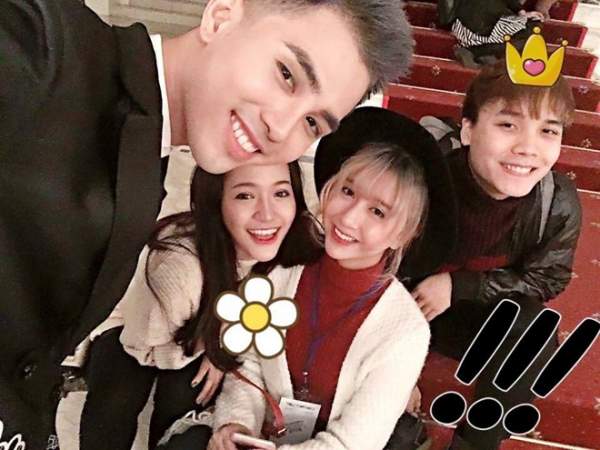 Hot teen Việt đi Countdown, bên gia đình chào đón năm mới 2