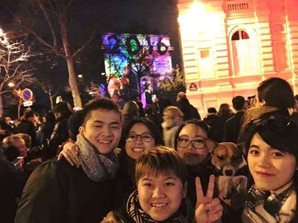 Du học sinh Việt trên khắp thế giới xuống phố đón năm 2016 6