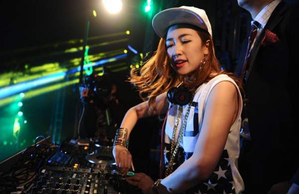 Một ngày sống trong âm nhạc của DJ Trang Moon 10