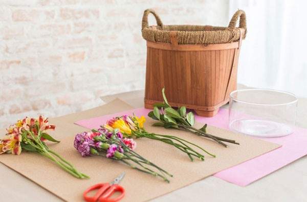 Học cách cắm hoa để bàn đơn giản cho cuối tuần xum vầy 4
