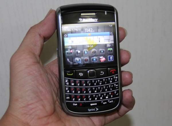 Blackberry 9650: Sản phẩm đáng mua tầm giá dưới 2 triệu đồng 3