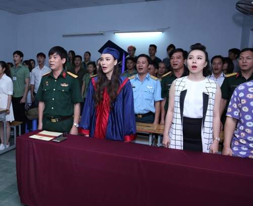 Hồ Quỳnh Hương trở thành giảng viên đại học 6