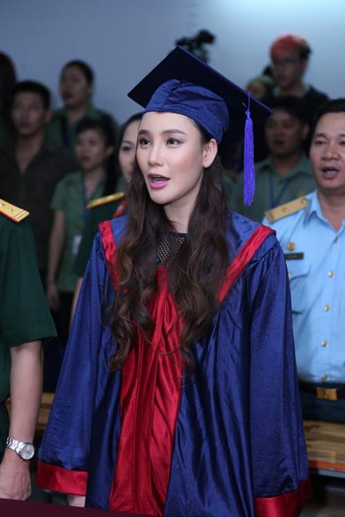 Hồ Quỳnh Hương trở thành giảng viên đại học 15
