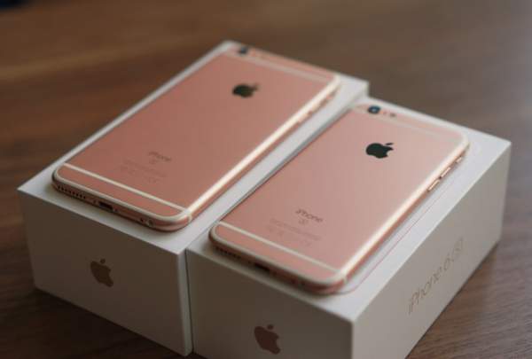 iPhone không thoát khỏi bão giảm giá cuối năm 2