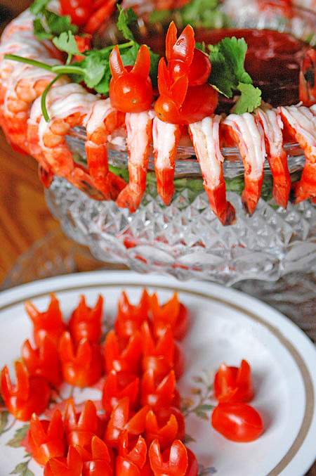 Cách tỉa cà chua để trang trí món ăn dịp Tết cực đẹp mắt 3