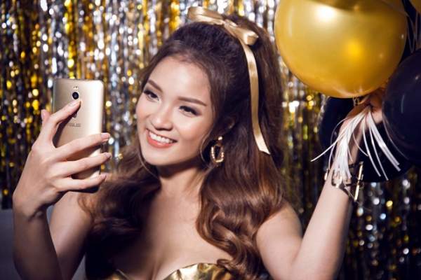 Loạt hình lung linh của các hot girl bên ZenFone 2 2