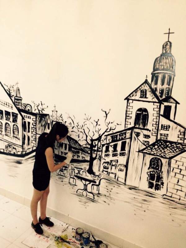 Nữ sinh Trà Vinh vẽ tranh tường thu hút người xem 2
