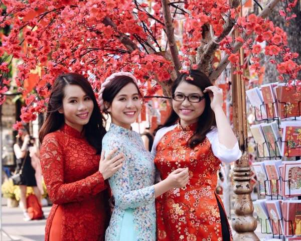 Nữ du học sinh Việt mong ước phủ kín tà áo dài khắp thế giới 4