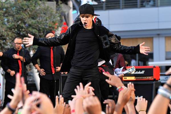 10 lần xuất hiện ấn tượng của Justin Bieber tại lễ trao giải 10