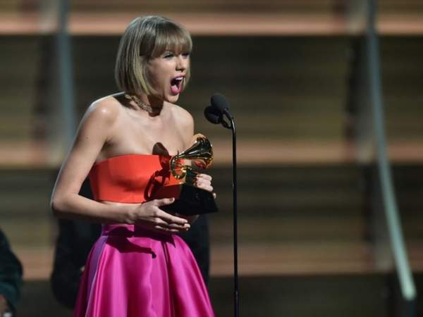 Grammy 2016: Taylor Swift lần thứ 2 nhận giải Album của năm 3