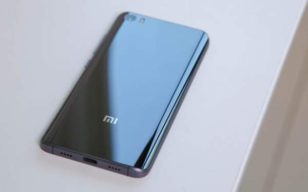 Mở hộp Xiaomi Mi 5 - smartphone có thiết kế đẹp 6