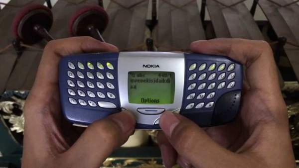 16 điện thoại vang bóng của Nokia 11