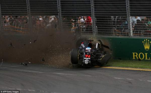 Alonso thoát chết sau vụ tai nạn khiến xe đua nát vụn 3