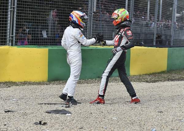 Alonso thoát chết sau vụ tai nạn khiến xe đua nát vụn 6