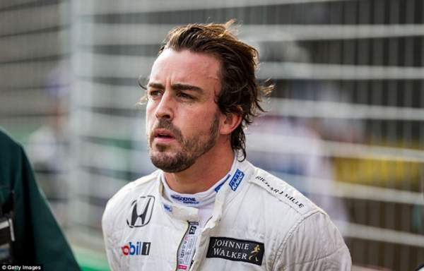 Alonso thoát chết sau vụ tai nạn khiến xe đua nát vụn 9