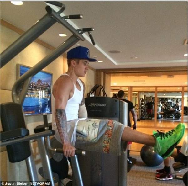 Hành trình 5 năm tạo cơ bắp 6 múi của Justin Bieber 5