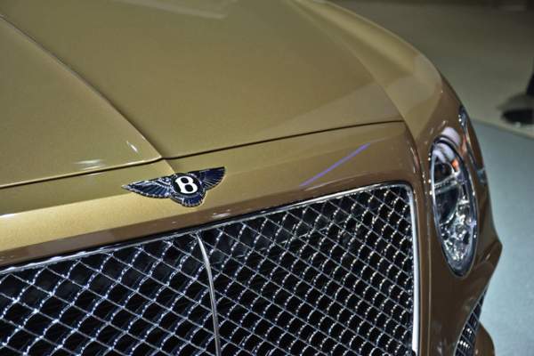 Bentley Bentayga sẽ có phiên bản mới mạnh hơn 8