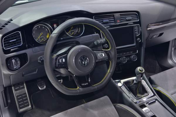 Volkswagen Golf R400 - một "cái chết” tức tưởi 8