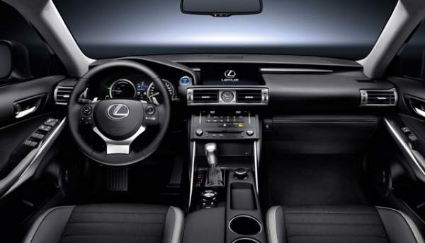 Lexus IS thế hệ mới có gì khác? 13