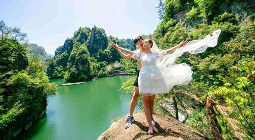 Cầu hôn "bá đạo" trên vách núi nguy hiểm nhất Trung Quốc 4
