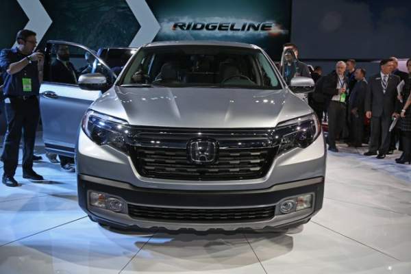 Honda chính thức ra mắt thế hệ thứ hai của mẫu bán tải Ridgeline 2
