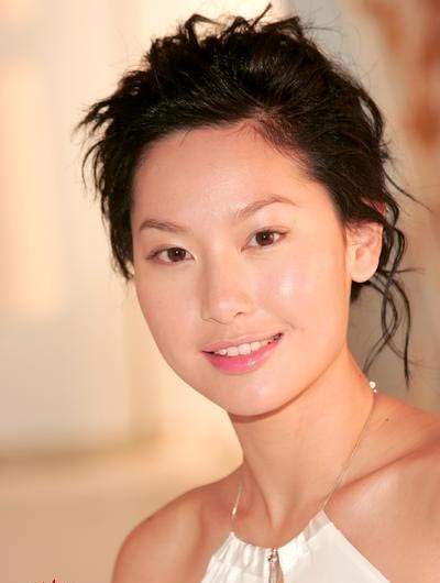Vòng eo 55 cm nổi tiếng của hoa hậu Hồng Kông 2004 3
