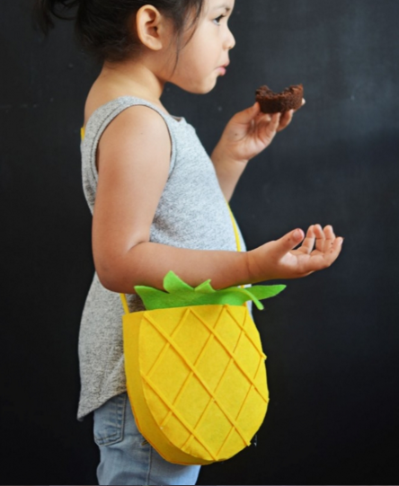 Cách làm túi xách bằng vải nỉ hình hoa quả tặng bé diện chơi 9