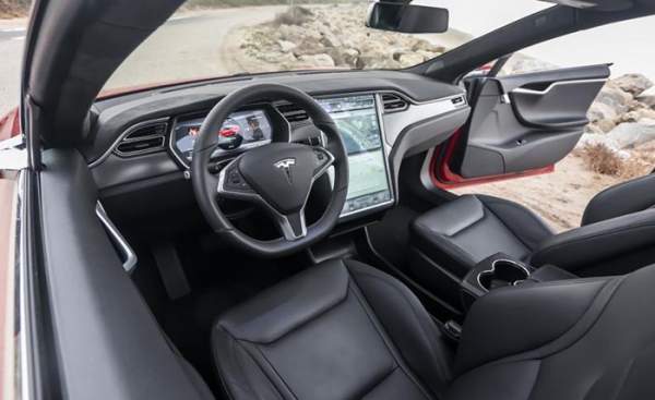 Tesla S gặp nạn tại Đức 11