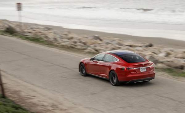 Tesla S gặp nạn tại Đức 15