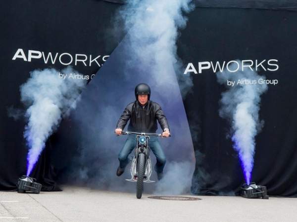 Cận cảnh chiếc xe máy in 3D đầu tiên trên thế giới 11