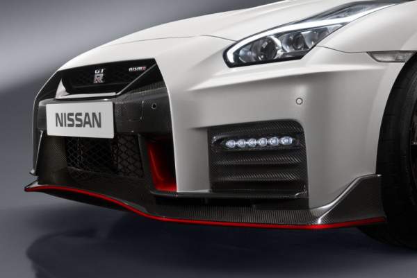 Nissan GT-R Nismo 2017 chính thức xuất hiện 4