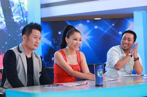 Cô "con dâu Việt" người Philippines bật khóc tại Vietnam Idol 3