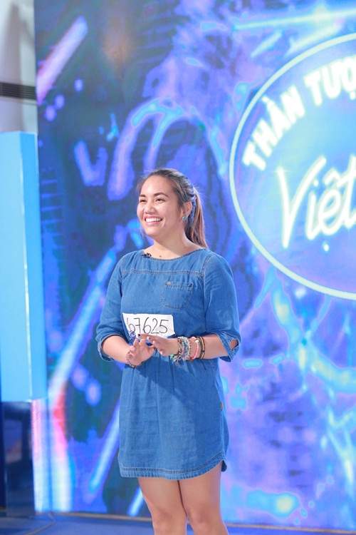Cô "con dâu Việt" người Philippines bật khóc tại Vietnam Idol 6