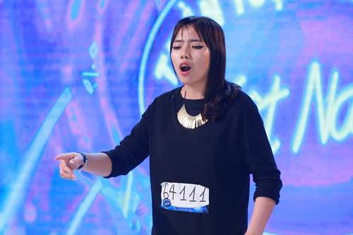 Cô "con dâu Việt" người Philippines bật khóc tại Vietnam Idol 54