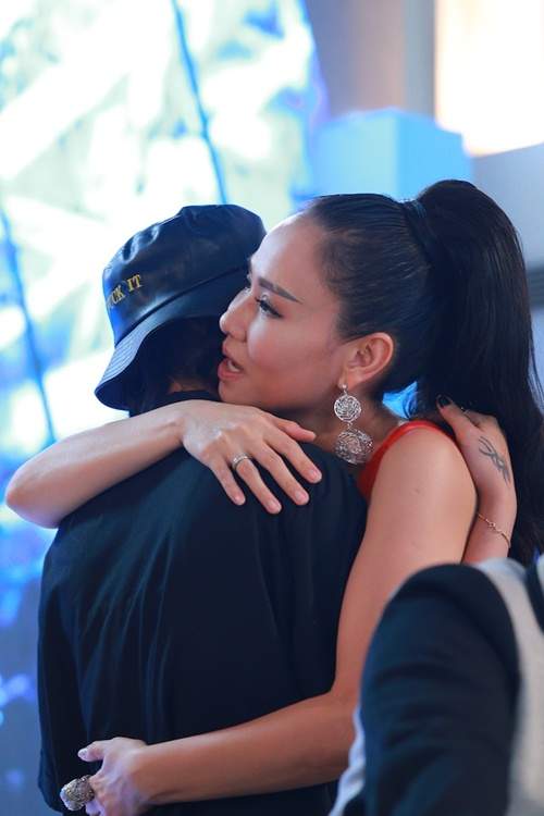 Cô "con dâu Việt" người Philippines bật khóc tại Vietnam Idol 24