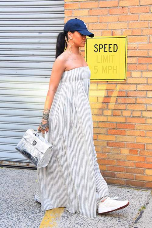 Cách mặc váy maxi chẳng giống ai của Rihanna 45