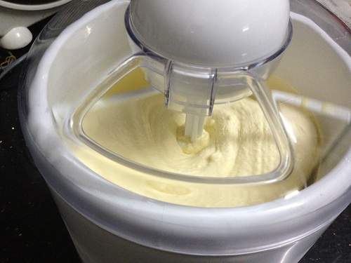 Cách làm kem socola vani đơn giản mát lạnh cho ngày hè 4