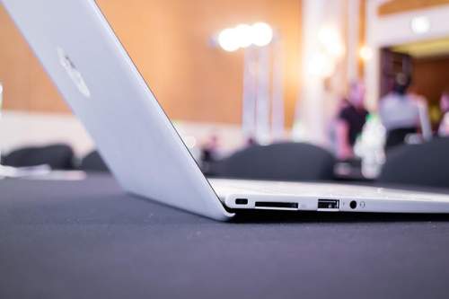 HP Envy 13: Laptop nhôm nguyên khối, siêu mỏng và nhẹ 6