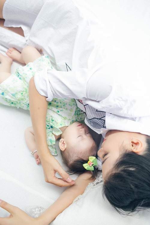 Trang Trần xinh đẹp bên con gái 7 tháng tuổi 7