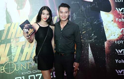 Hoa hậu “nói tiếng Anh thảm họa” đọ sắc cùng Lâm Chi Khanh tại sự kiện 21