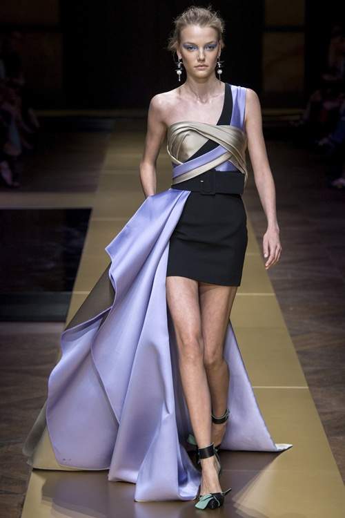 Irina Shayk siêu quyến rũ trong thiết kế của Versace 7