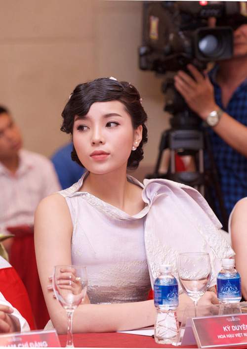 BTC Hoa hậu Việt Nam trả lời về thị phi của Kỳ Duyên 4